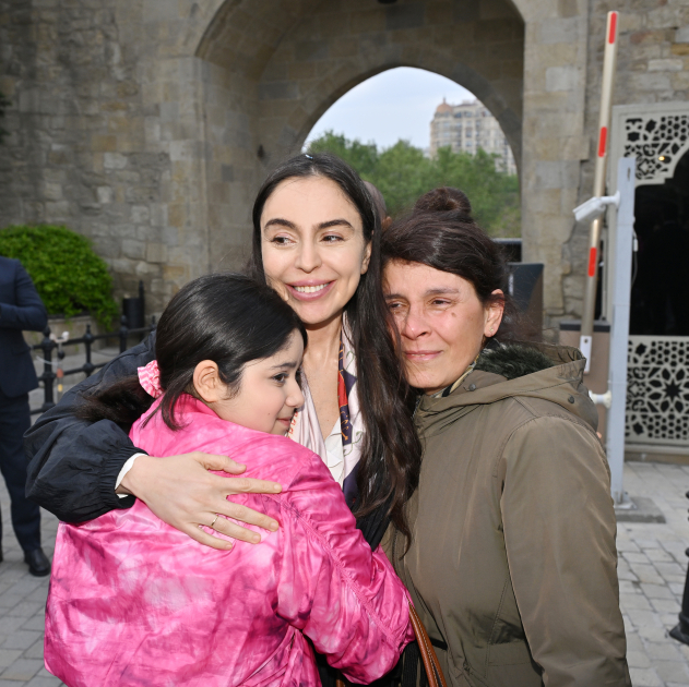 Leyla Aliyeva and Arzu Aliyeva visit International Carpet Festival